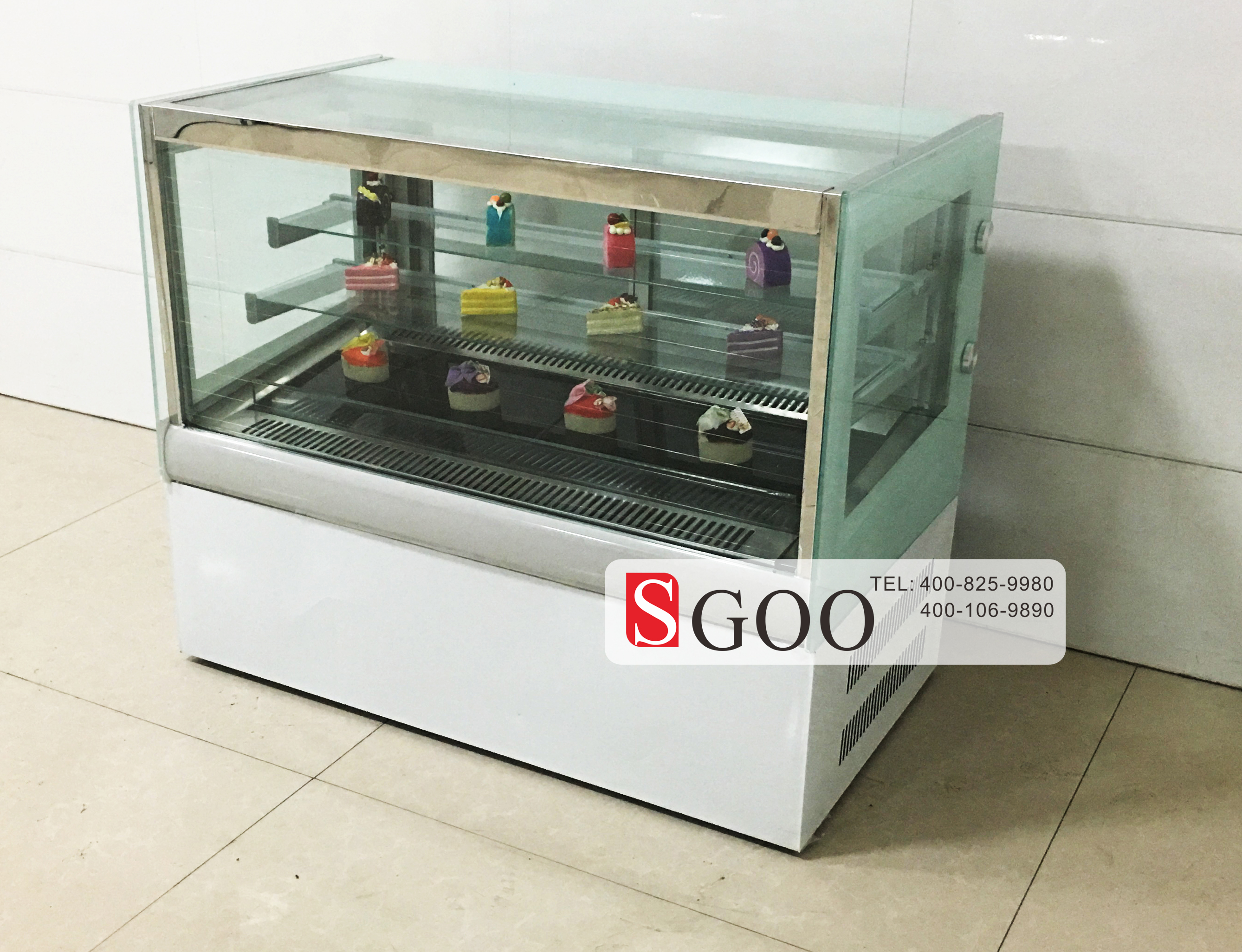 Emissions of refrigeration system in supermarket refrigerated showcase 